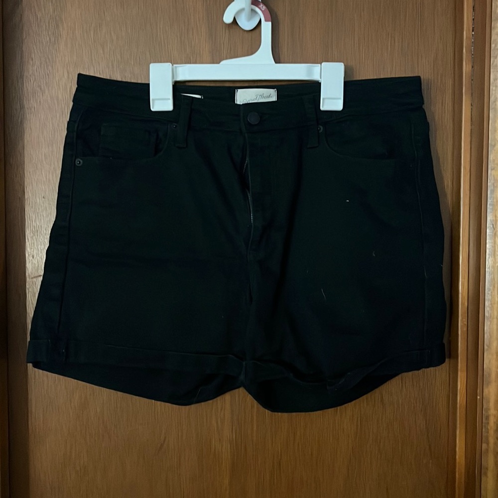 Universal thread black womens short